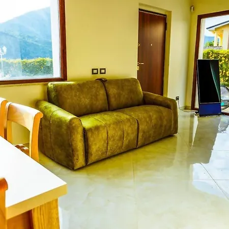 Con Piscina Idromassaggio E Palestra *