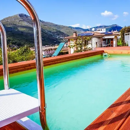 Con Piscina Idromassaggio E Palestra Дом отдыха Итри