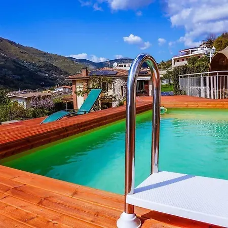 Con Piscina Idromassaggio E Palestra