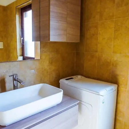 Con Piscina Idromassaggio E Palestra * Итри
