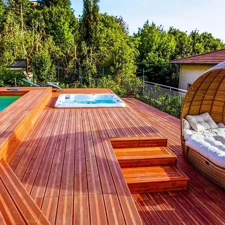 Con Piscina Idromassaggio E Palestra Итри
